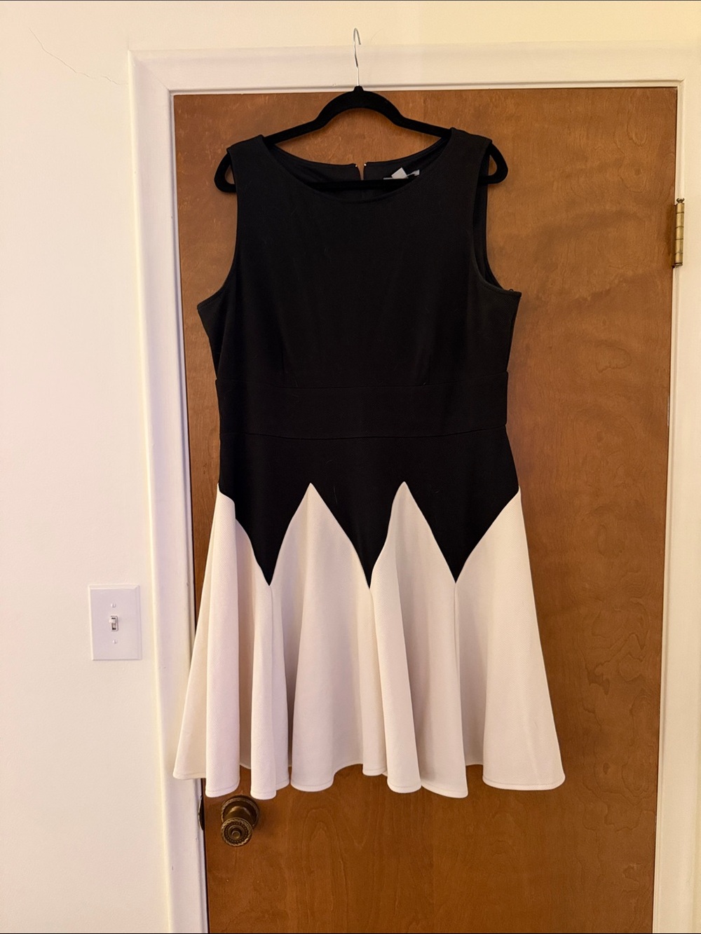 Danny & Nicole Black and White Sleeveless Fit-and-Flare Dress